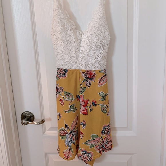 Crossback Floral Romper - Picture 1 of 3